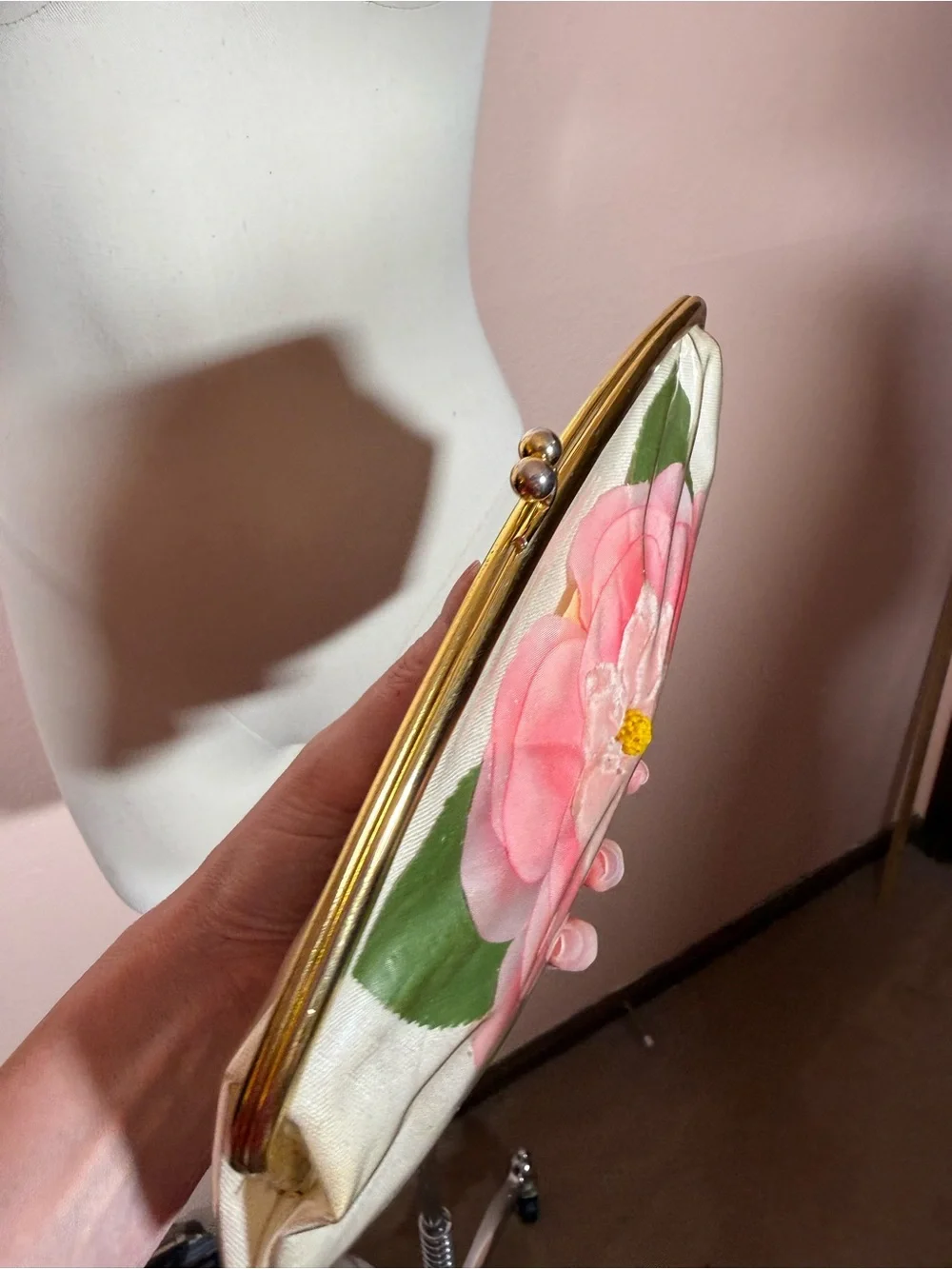 Vintage Cottagecore pink floral gold metal frame kisslock Clutch